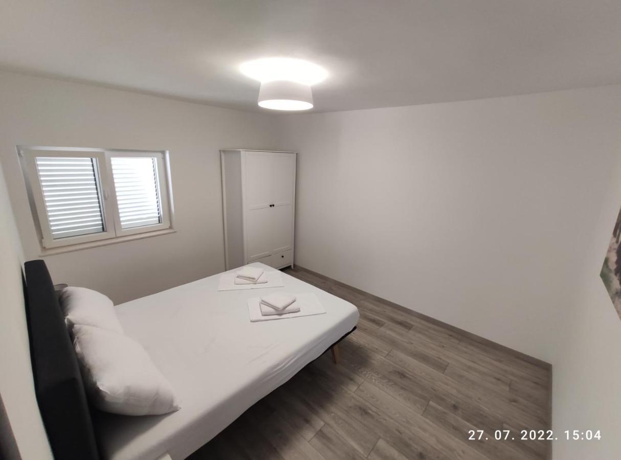 Aqua Apartments Omiš Eksteriør billede
