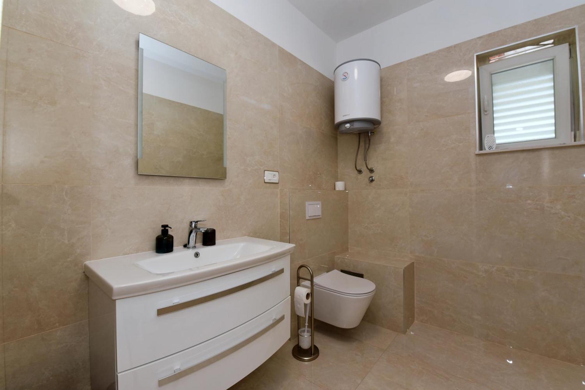 Aqua Apartments Omiš Eksteriør billede